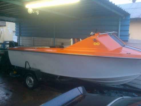 Ford 7.5L V8 Boat