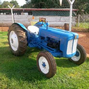 ford dexta tractor