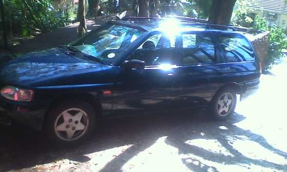 ford escort station wagen for sale 18i i use it everyday i have the papers