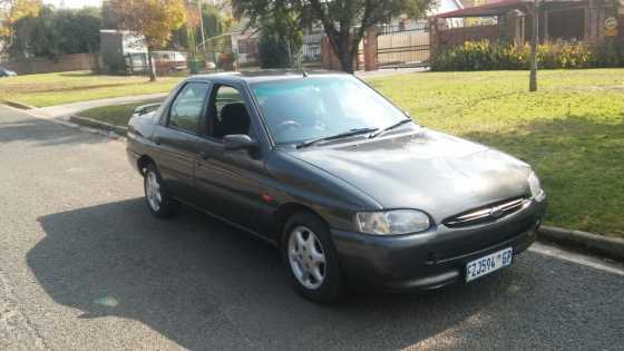 Ford Escort  (Zetec Motor)  well looked after and engine still very very good R22500   0820520428