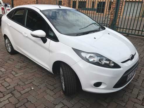 ford fiesta 1,4 ambiente sd 2012 model