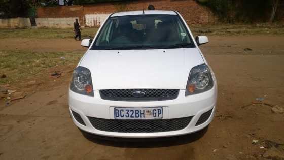 Ford Fiesta 2005 1.4 in good condition for R 49999.00