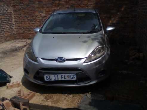 Ford Fiesta for Sale. Needs new head cylinder.