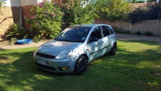 ford fiesta ghia 1.6