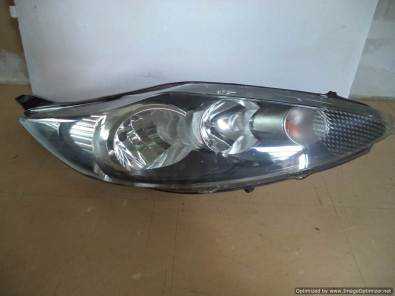 Ford fiesta right front headlight