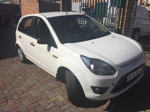 ford figo 1,4 ambiente 5door 2011 model