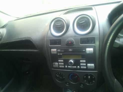 ford ikon 2010 model 1.6 duratec for sale