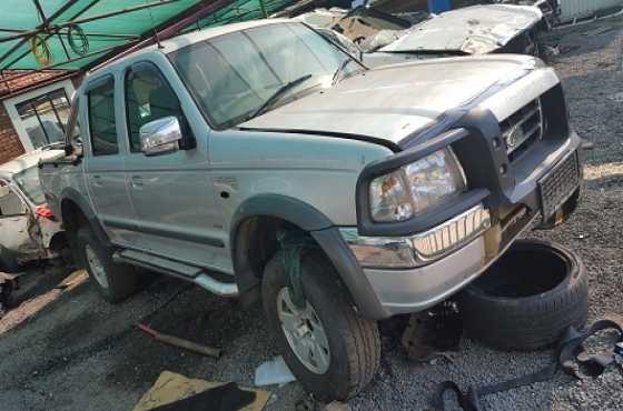 Ford Ranger 4.0L V6 4x4 AT