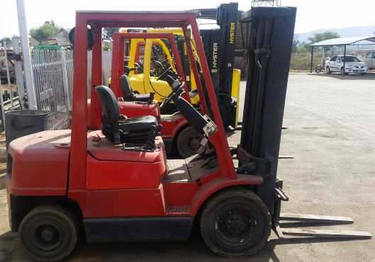 Forklifts to RENT 3 x 2.5 tons