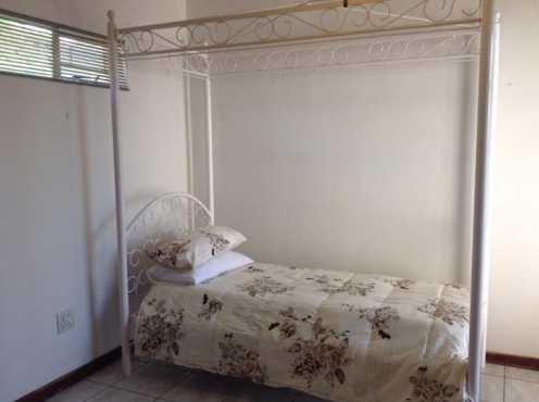 Four Poster Single bed