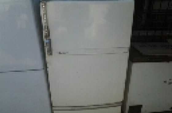 FOXWELL fridge freezer 280l