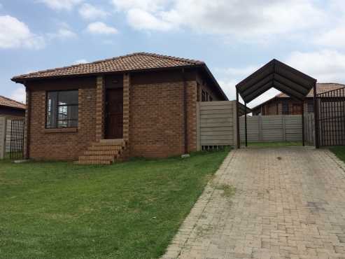 Free standing 2 bedroom house to rent in Olievenhoutbosch