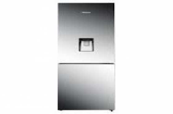 Fridge Hisense with water despenser.