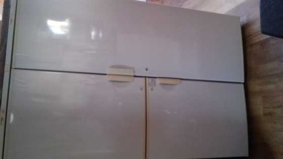 Fridgemaster double door fridge Gross 730 litres(side by side) white in good condition.