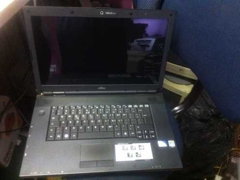 Fujitsu Amilo Notebook Li3710 works 100 160GB hard drive 2GB Ram Web Camera  Intel Celeron Windows