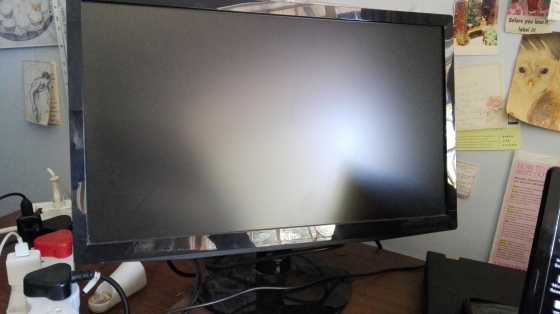 Fujitsu computer screen 47cmx28cm