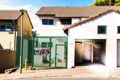 Full titel duplex for sale in Hennopspark (Neg)