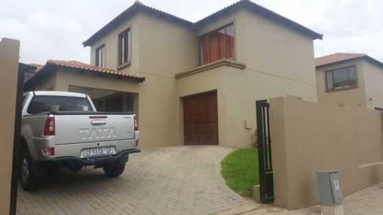 Fully Furnished 2 Bedroom Simplex For Rent in Kyalami