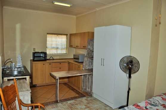 FULLY FURNISHED BACHELORS GARDEN COTTAGE TO LET IN CENTURION