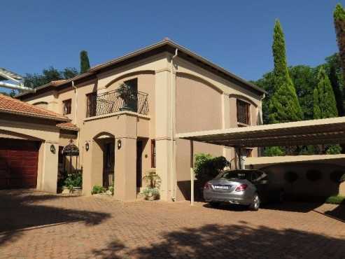 Fully furnished Med-long term spacious, luxurious, apartment to let in LindenRandburg.