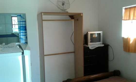 Fully furnished room to rent to single full time working person - WampL incl