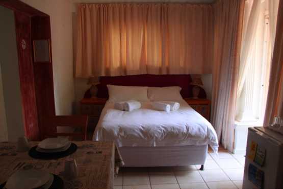 Fully furnished rooms available Wesdene  near UJ - no deposit