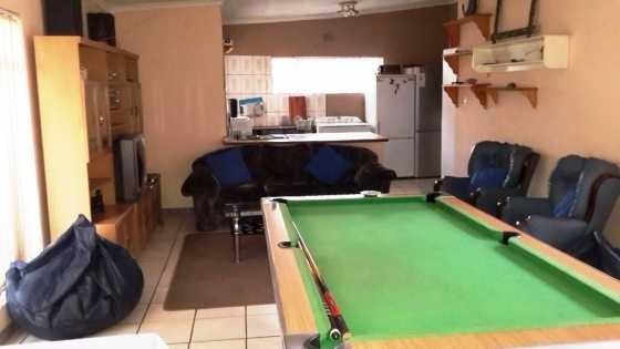 FURNISHED BEDROOM TO RENT IN COMMUNE IN DELVILLE GERMISTON