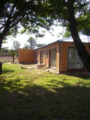 Furnished Cottages amp Rooms On The Klip River. 20km