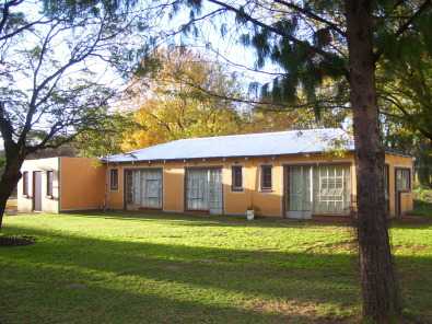 Furnished Cottages amp Rooms On The Klip River. 20km