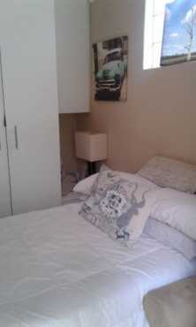 Furnished Garden Studio Apartment in Sandown - near Grayston Drive - Secure, Private, Tranquil