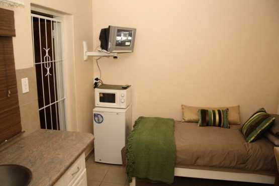 Furnished room to let in Villieria, Pretoria. Quiet and central