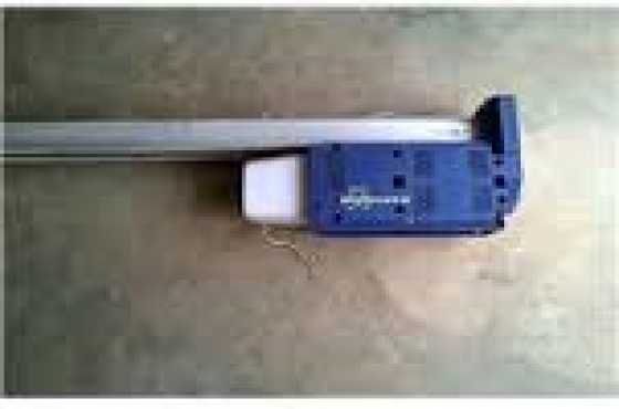 Garage door motor with remote