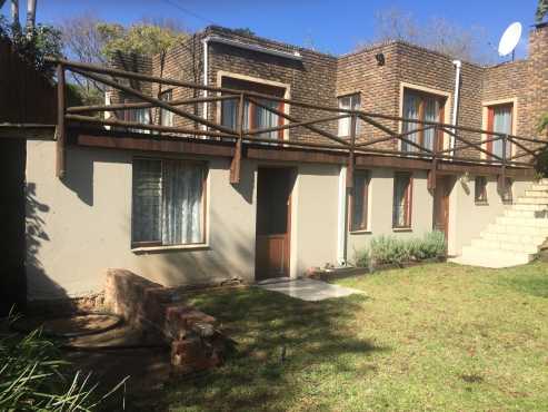 Garden cottage in secure area Boskruin Ext 5