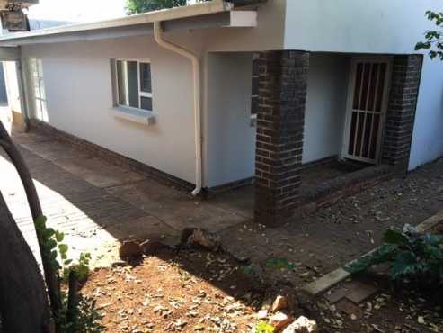 Garden Cottage near Northcliff Corner to Rent