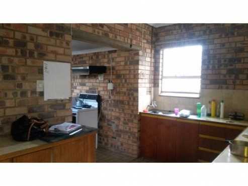 Garden flat to rent in Capital Park - N838