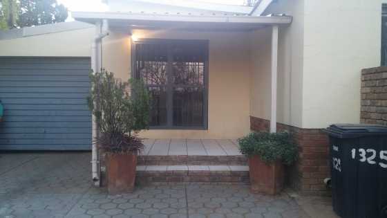 Garden flat to rent in Mountain View