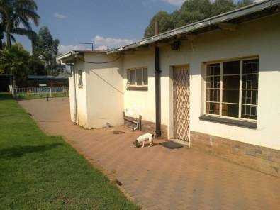 Garden flat to rent in Rietfontein-N854