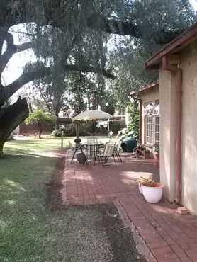 Garden flat to rent in Riviera - N407