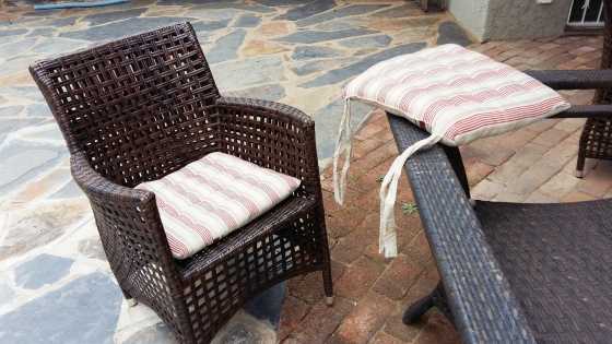 Garden furniture dining set