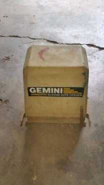 Gemini gate motor