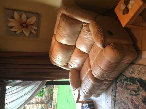 Geniune leather Lounge Suite for sale