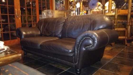 GENUINE LEATHER LOUNGE SUITE