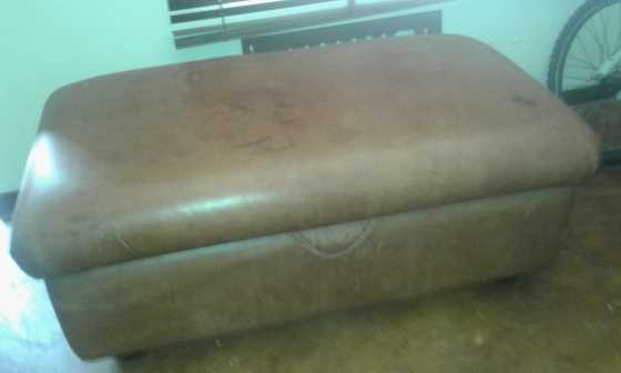 Genuine leather Ottoman Kist (open and close) - R3000 (new R7000)