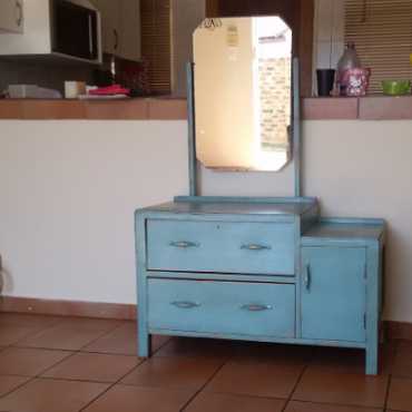 Girls dressing table