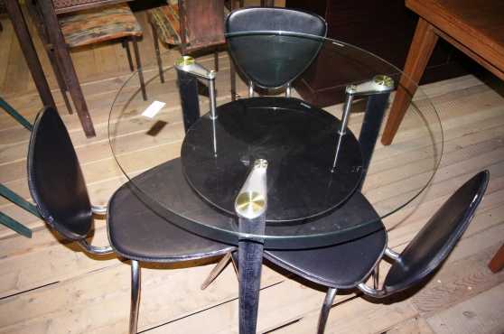 Glass Table with Chairs S019676A Rosettenvillepawnshop