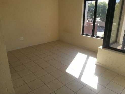 GLENHAZEL Stunning massive 1bed, bathroom, kitchen, lounge R5800