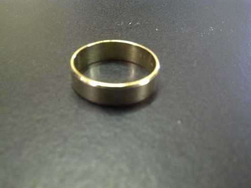 Gold Mens wedding ring - As new