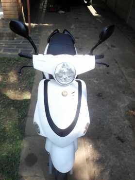 Gomoto 150 scooter