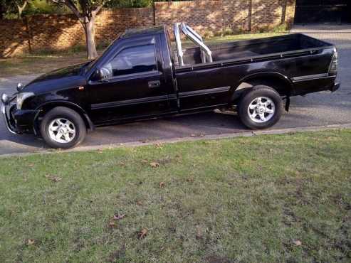 GONOW 2.8 TDI LUX SCAB BAKKIE LOW MILEAGE