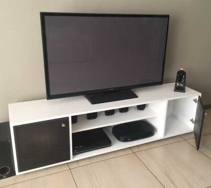 Gorgeous Modern TV Stand